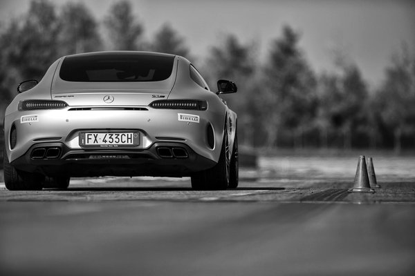 Comment l'intelligence artificielle améliore-t-elle la sécurité des véhicules ?